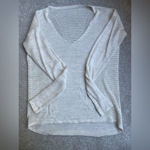 Women’s lululemon knit sweater thin material cream tone